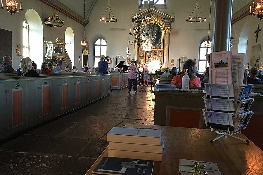Jazzakademi Södra Öland spelade egna tonsättningar av Anna Rydstedts dikter i Algutsrums kyrka.